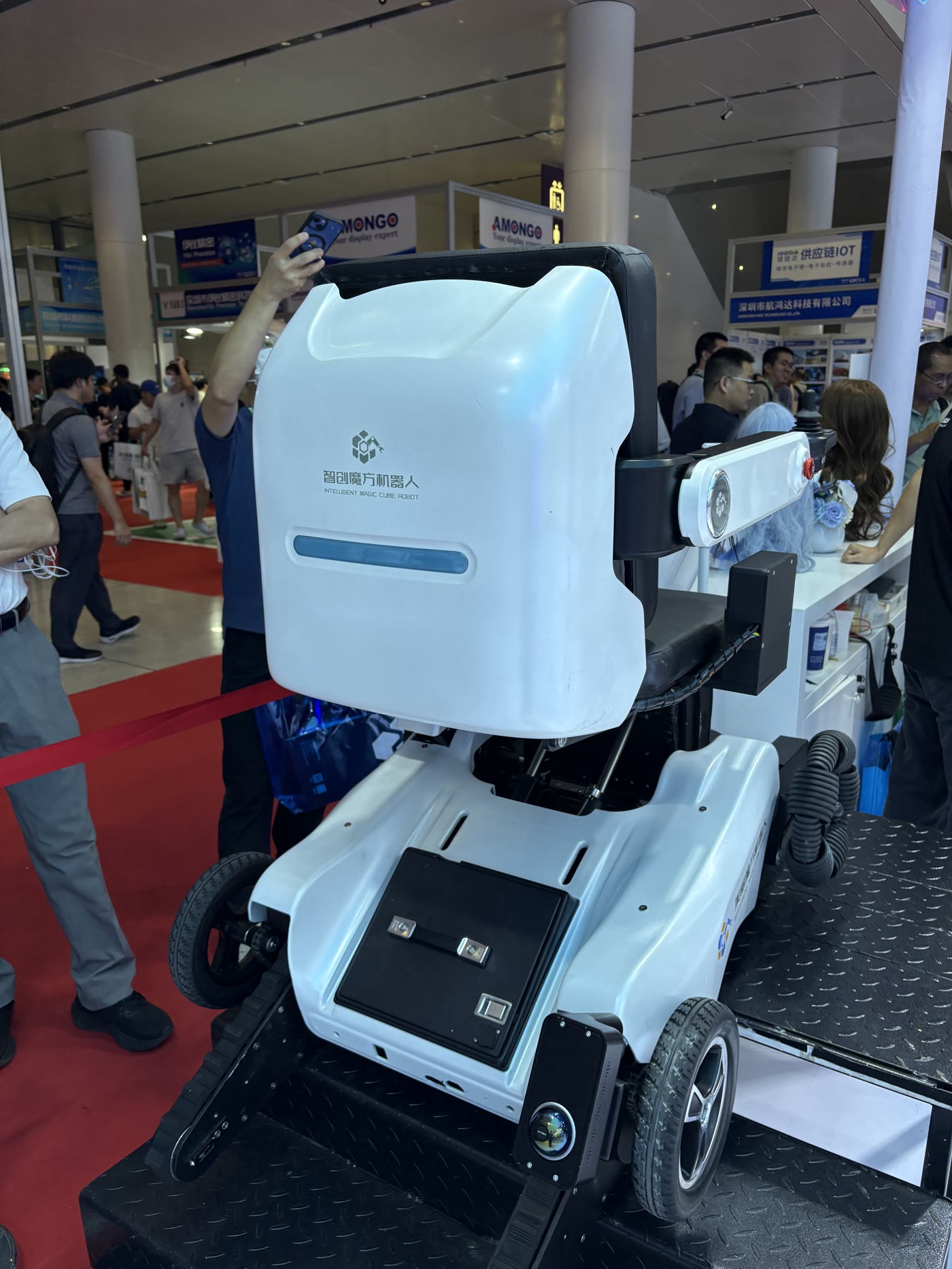 車椅子型支援ロボット